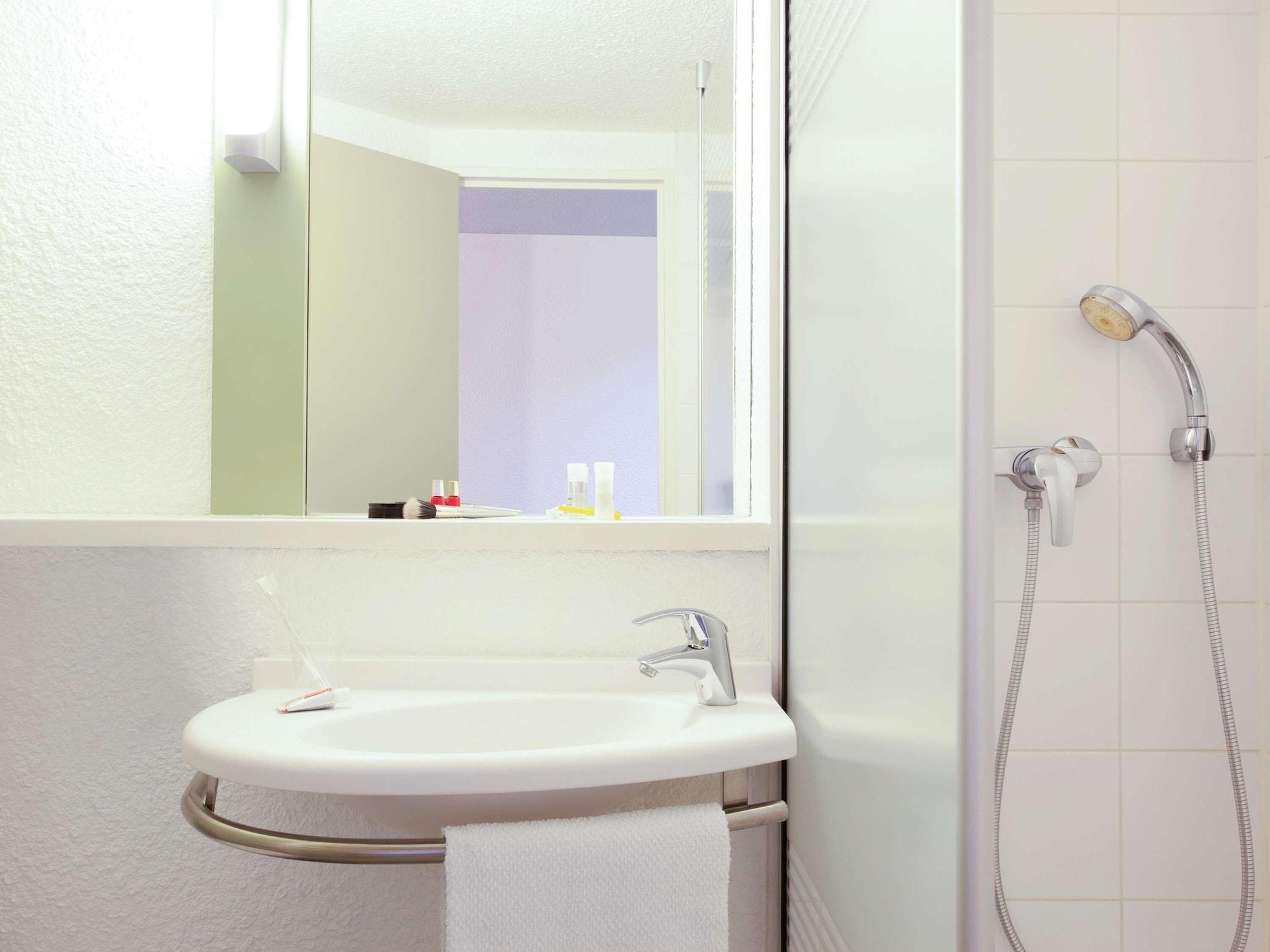 Ibis Budget Tarbes Luaran gambar